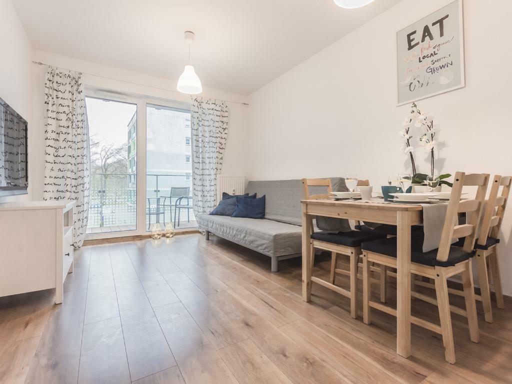 Apartament Solna108 코워브제크 외부 사진